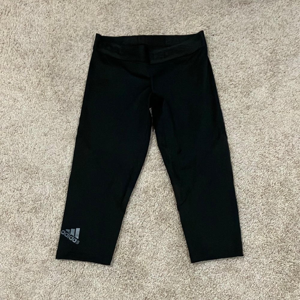EUC Adidas capris
